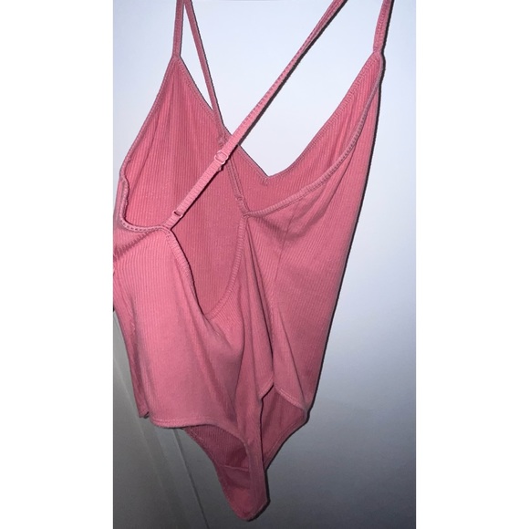 Aritzia community adjustable strap bodysuit in pink size large - Picture 2 of 3